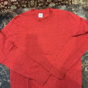 GAP red sweater like new size M